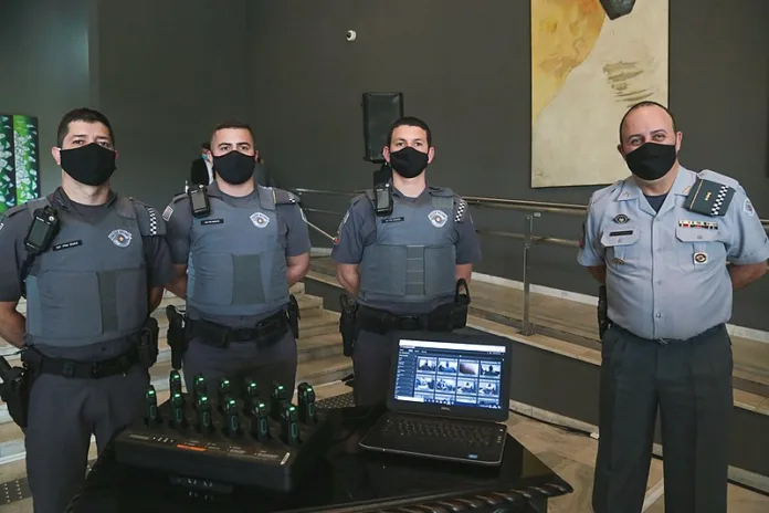 Câmeras corporais em soldados da Policia Militar do Estado de São Paulo